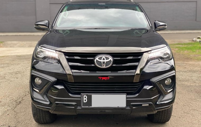 Toyota Fortuner 2.4 TRD AT 2019 Hitam