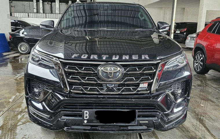 Toyota Fortuner GR Sport 2.4 AT ( Matic ) 2021 Hitam Km Low 37rban Siap Pakai
