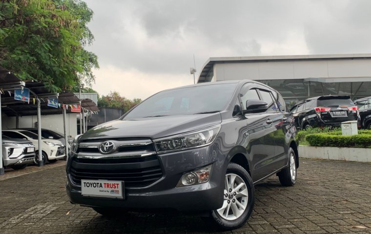 Toyota Kijang Innova V A/T Gasoline 2019 Abu-abu