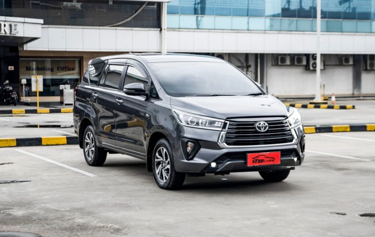 Toyota Kijang Innova V Luxury 2021 Abu-abu