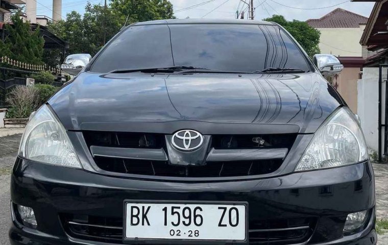 Toyota Kijang Innova E 2005