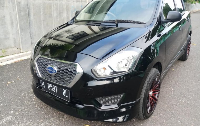 Datsun GO T Hitam