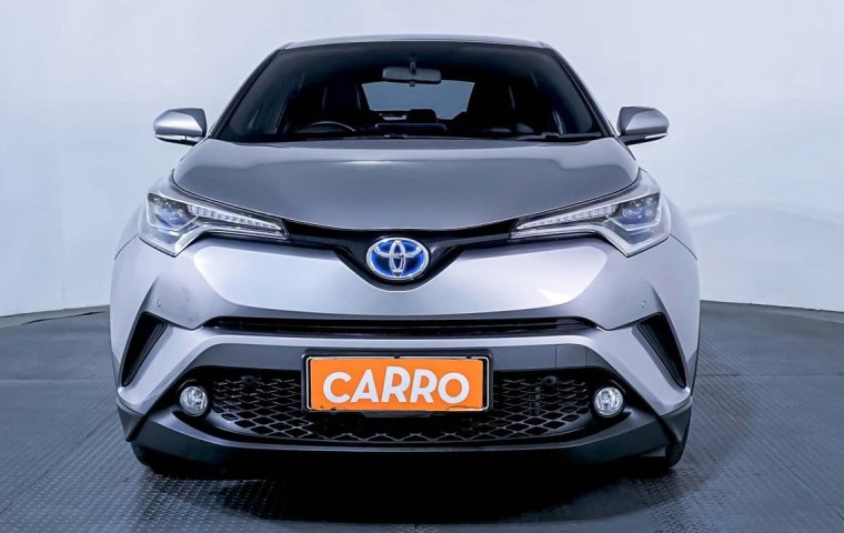 Toyota C-HR 1.8 L HV CVT Dual Tone 2020  - Beli Mobil Bekas Murah