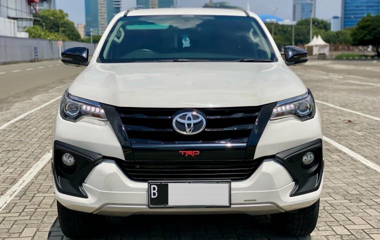 Toyota Fortuner 2.4 TRD AT 2019 Putih