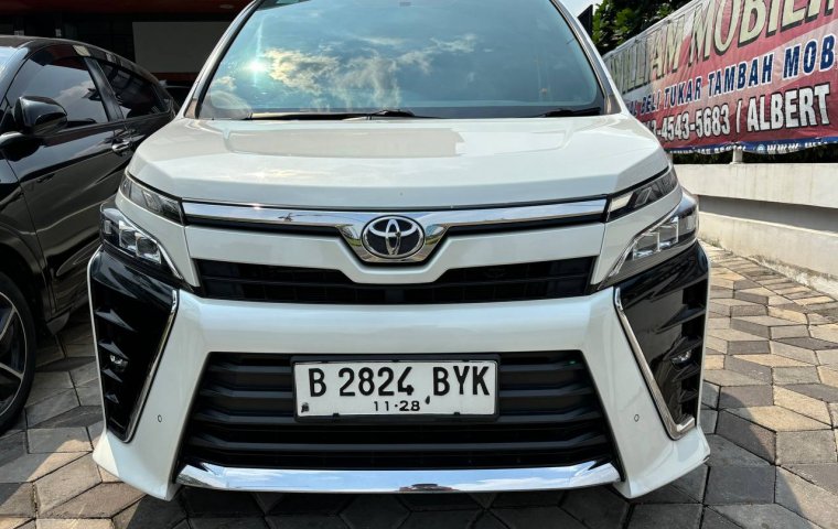 Toyota Voxy 2.0 A/T Tahun 2018 Kondisi Mulus Terawat Istimewa
