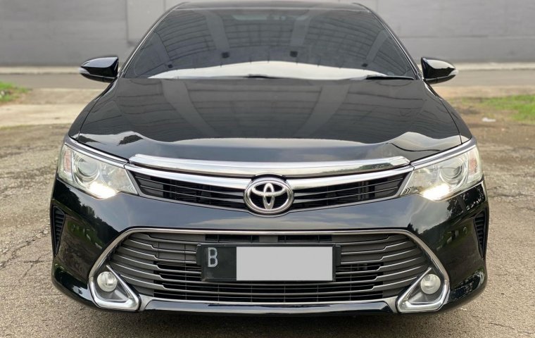 Toyota Camry V 2015 Hitam