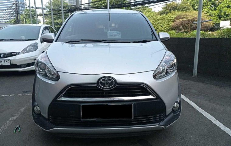  TDP (11JT) Toyota SIENTA V 1.5 AT 2019 Silver 