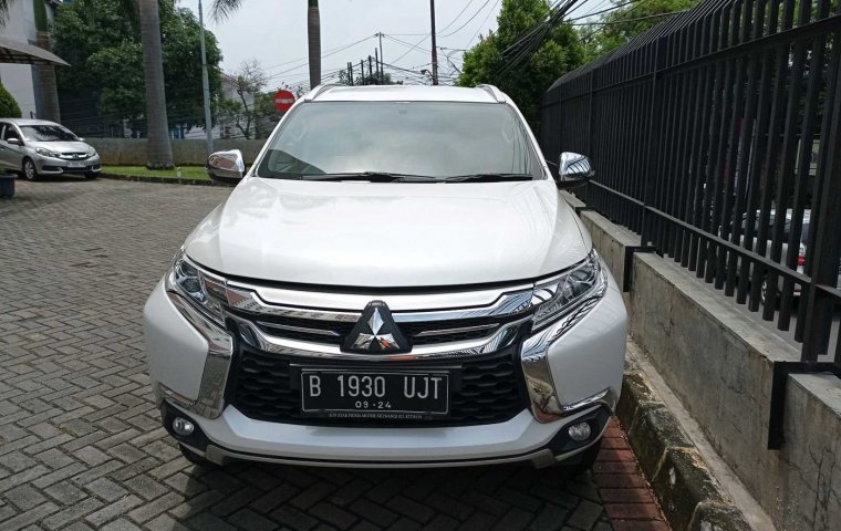 Jual mobil Mitsubishi Pajero Sport 4x2 Exceed AT 2019