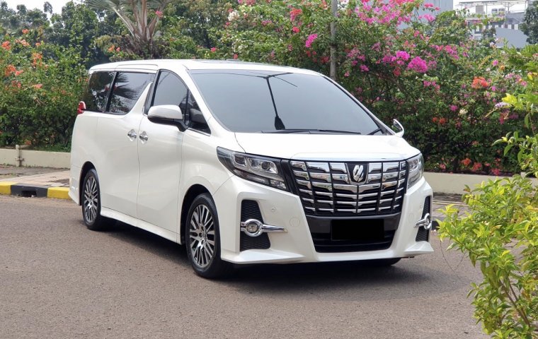 Toyota Alphard SC CBU IU 2015 Pilotseat AT Putih
