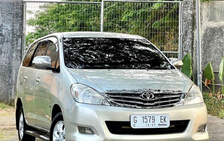Toyota Kijang Innova 2.0 G 2009 kondisi terawat