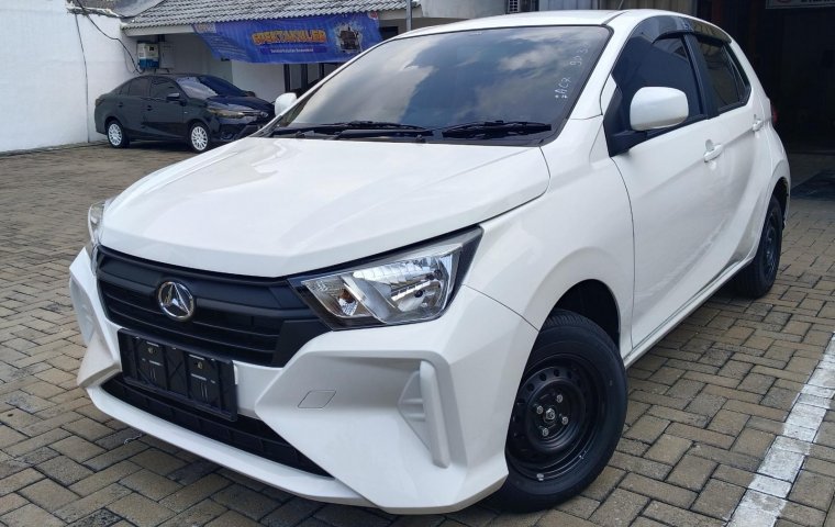 Daihatsu Ayla 1.0 M Bensin-MT 2023