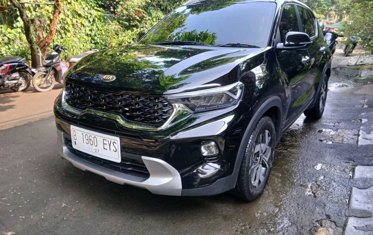 Kia Sonet Premiere 2021 Hitam