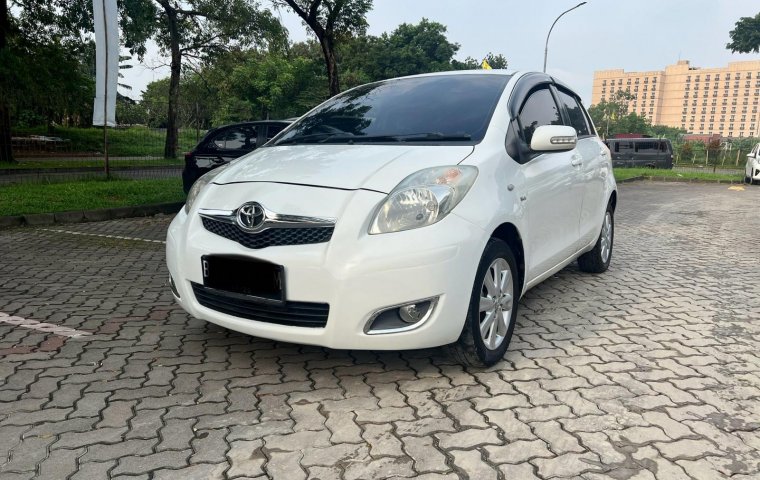 Toyota Yaris J 2012 AT Putih Murah Bagus