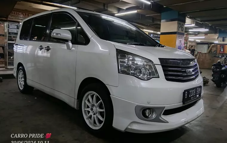 Toyota NAV1 V Limited 2016