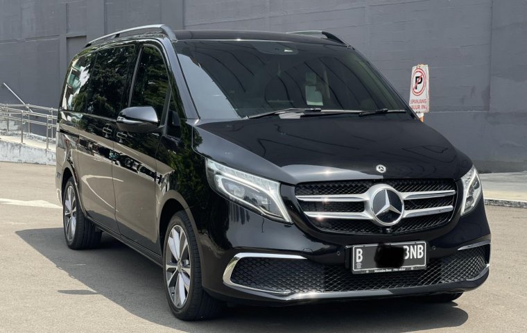 LIKE NEW MERCEDES BENZ V260 AT HITAM 2019