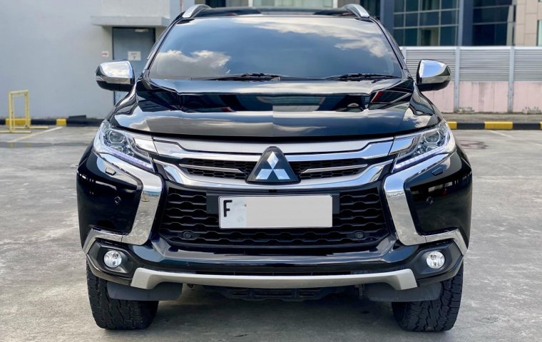 Mitsubishi Pajero Sport Dakar 4x4 AT 2017 Hitam