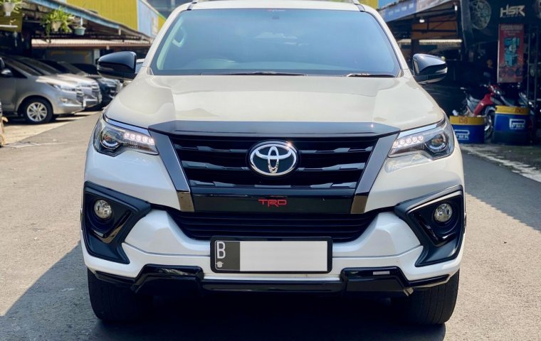 Toyota Fortuner 2.4 TRD AT 2020 Putih