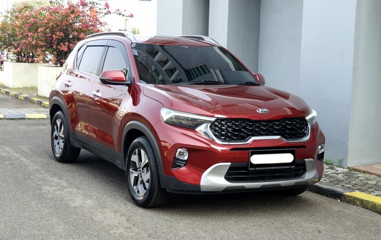 Kia Sonet Dynamic 2021 merah sunroof 5seater dp27jt Cash/kredit proses bisa dibantu ktp daerah juga