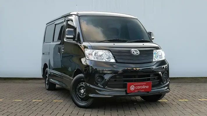 Daihatsu Luxio 1.5 D M/T 2022 Hitam