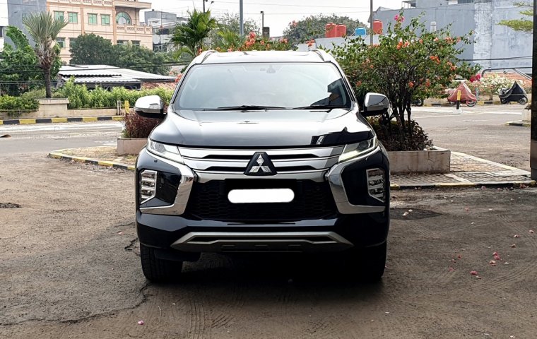 Mitsubishi Pajero Sport Dakar 4x2 AT 2022 hitam sunroof cash kredit proses bisa dibantu