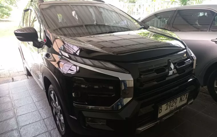 Mitsubishi Xpander Cross Premium AT 2022 Hitam