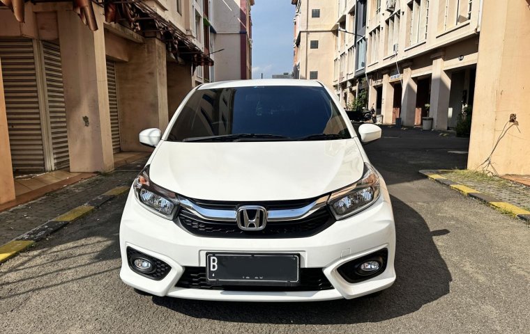 Honda Brio Satya E CVT 2021 km 18rb dp pake motor