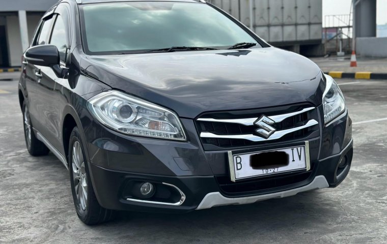 SUZUKI SX4 SCROSS AT GREY 2017 HATCHBACK SIAP PAKAI