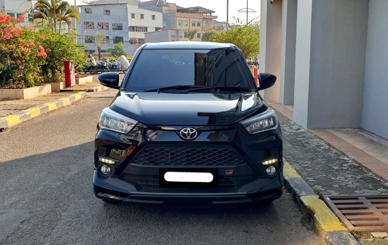 Toyota Raize 1.0T GR Sport CVT (One Tone) 2023 hitam matic km 9 ribuan cash kredit proses bisa