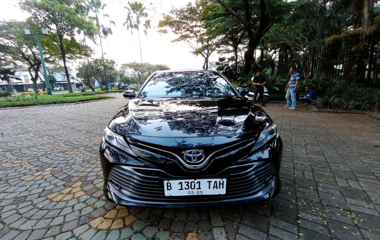 Promo Toyota Camry 2.5 Hybrid 2020 Hitam *code01TAH