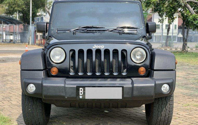 Jeep Wrangler Sport Unlimited 2011