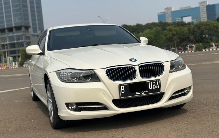 BMW 320i AT PUTIH 2011 KONDISI SIAP PAKAI UNIT SIAP PAKAI LOW KM