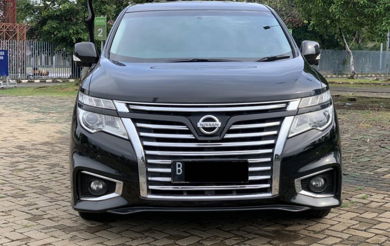 Nissan Elgrand Highway Star 2014