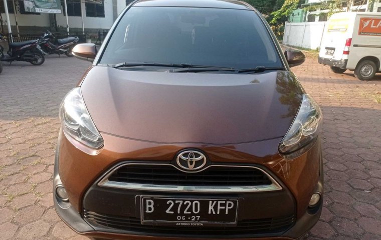 Promo Toyota Sienta V CVT 2017 Coklat *code20KFP