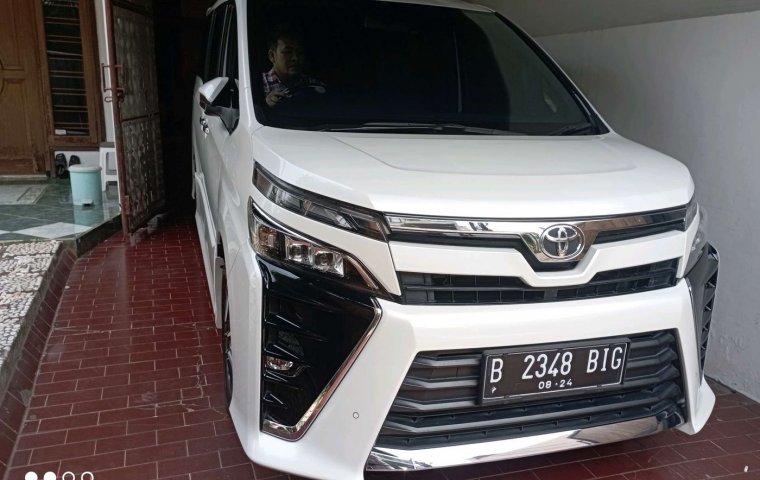 Toyota Voxy 2.0 A/T 2019  - Beli Mobil Bekas Murah