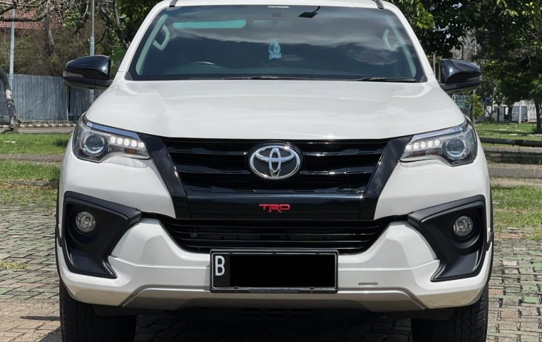 Toyota Fortuner 2.4 TRD AT 2019