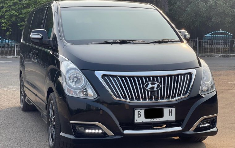 TERMURAH HYUNDAI H1 ROYALE BENSIN AT HITAM 2018 SIAP PAKAI