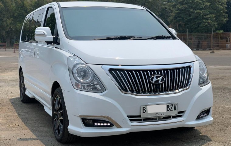 TERMURAH HYUNDAI H1 ROYALE BENSIN AT PUTIH 2019 SIAP PAKAI