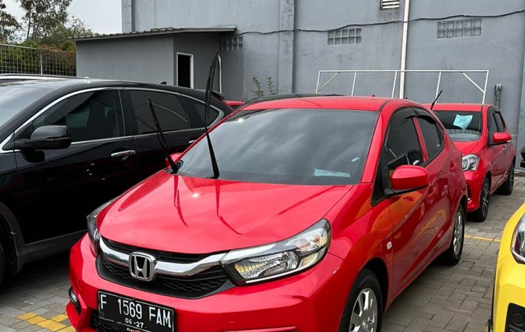 Honda Brio E 2022 Merah MOBIL BEKAS MURAH