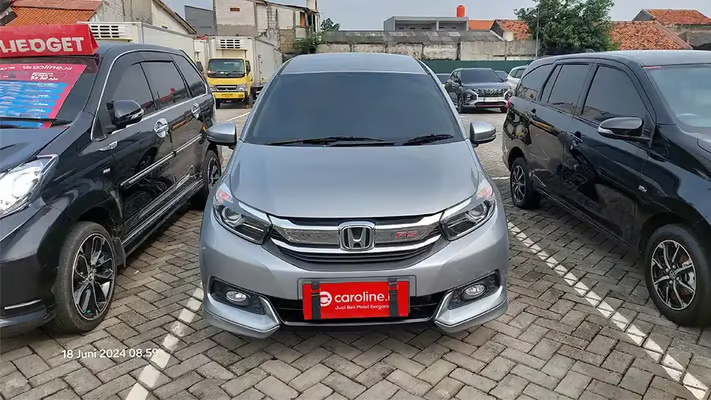 Honda Mobilio E AT Abu– Mobil Murah Bergaransi