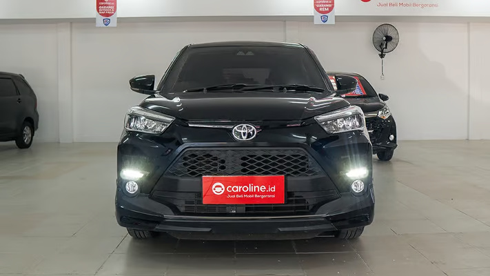 Toyota Raize GR AT Hitam – TDP Murah