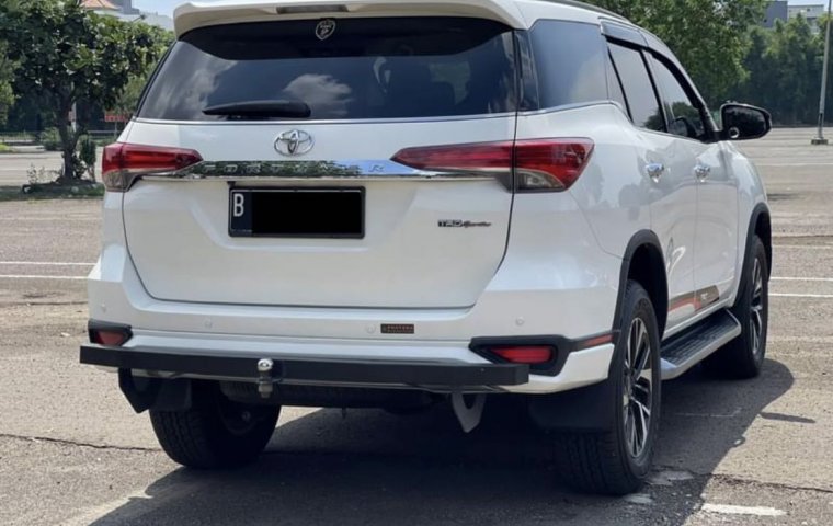 Toyota Fortuner 2.4 VRZ AT 2019 Putih