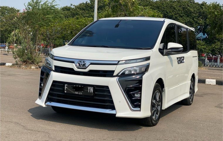 Toyota Voxy 2.0 A/T 2019 Putih