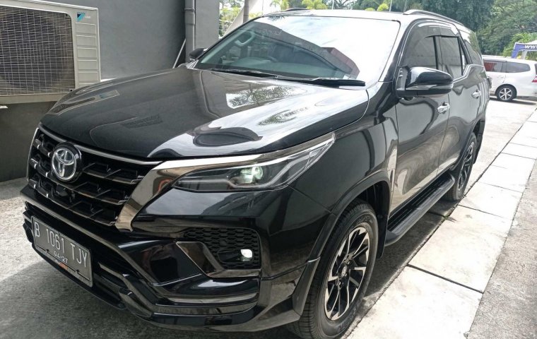 Toyota Fortuner 2.8 GR Sport Diesel Matic 2022 DP 35 Juta