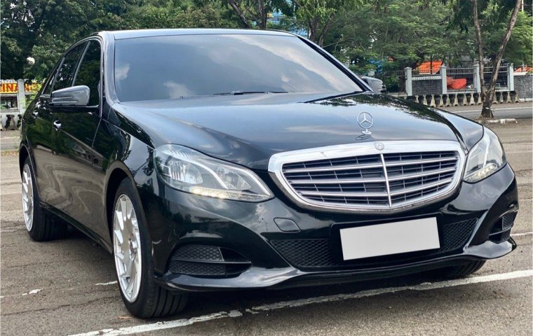 Mercedes-Benz E-Class E 200 2016 Hitam