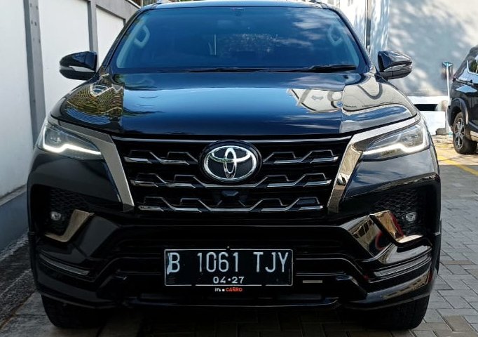 JUAL Toyota Fortuner 2.8 GR Sport 4x2 AT 2022 Hitam