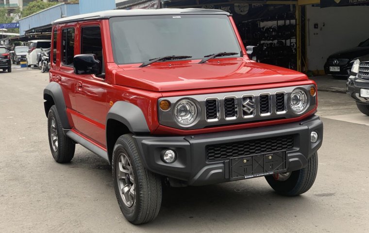 SUZUKI JIMNY 5 DOORS AT MERAH 2023 LOW KM