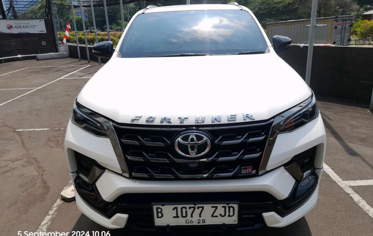 Toyota Fortuner New  4x2 2.8 A/T DSL GR Sport 2023  - Kredit Mobil Murah