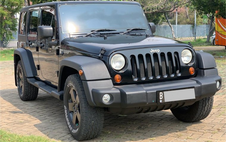 Jeep Wrangler Sport Unlimited 2011