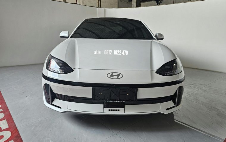 Hyundai Ionic 6 Signature Long Range AT ( Matic )  2023 /  2024 Putih Super gress  like new km 489