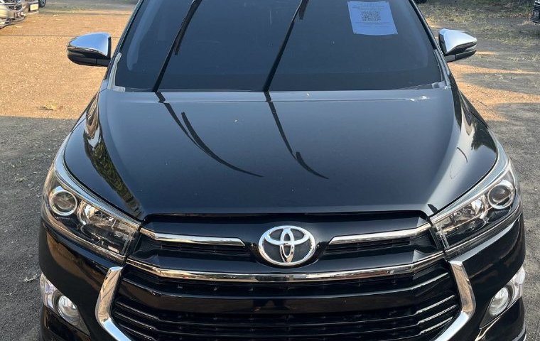 Toyota Venturer 2.0 A/T Bensin 2019 Hitam